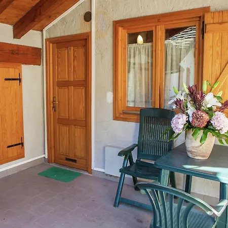 Apartment In Near Area